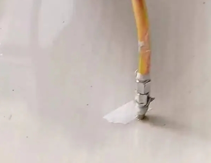 深州瓷砖空鼓维修公司专业解答在瓷砖铺贴过程中，如果使用的砂料过粗（如全部使用了粗砂），可能会导致以下问题